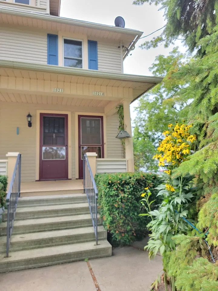 2 bed, 910 sqft, $1,195 — Photo 1