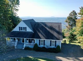 842 Rhododendron Rd, Hillsville, VA 24343