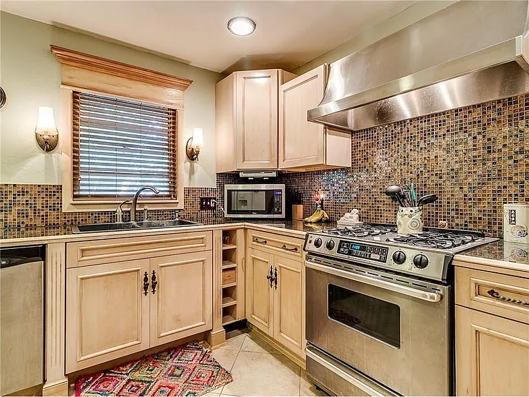 NOTE: Backsplash & countertops have been updated May 2026. New pictures coming soon.