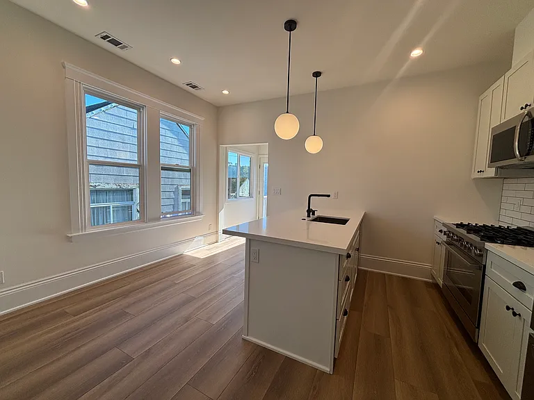2711-2713 Harrison St — Photo 13