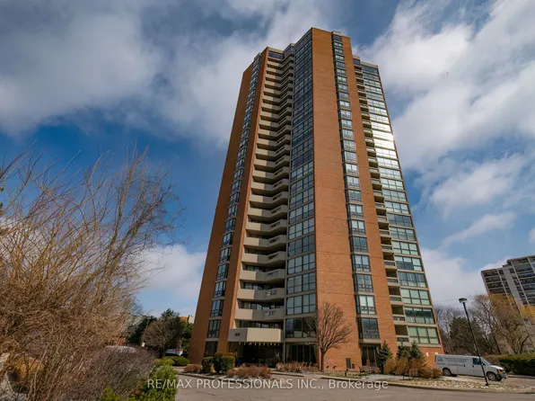 2010 Islington Ave #2302, Toronto, ON M9P 3S8