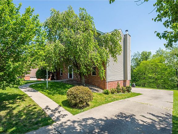 2nd image of 313 Pointview Dr