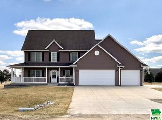 486 Hawkeye Ct, Newell, IA 50568
