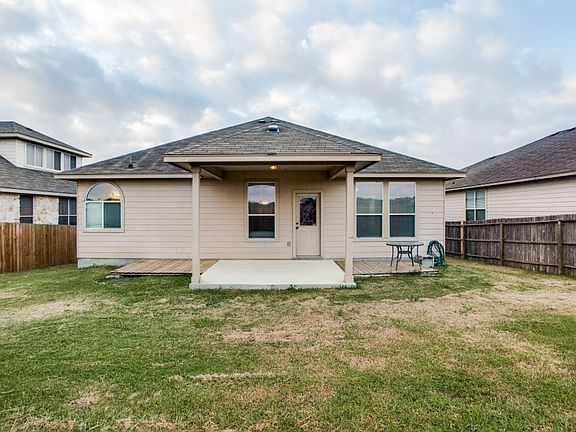 5th image of 542 Calhoun Dr
