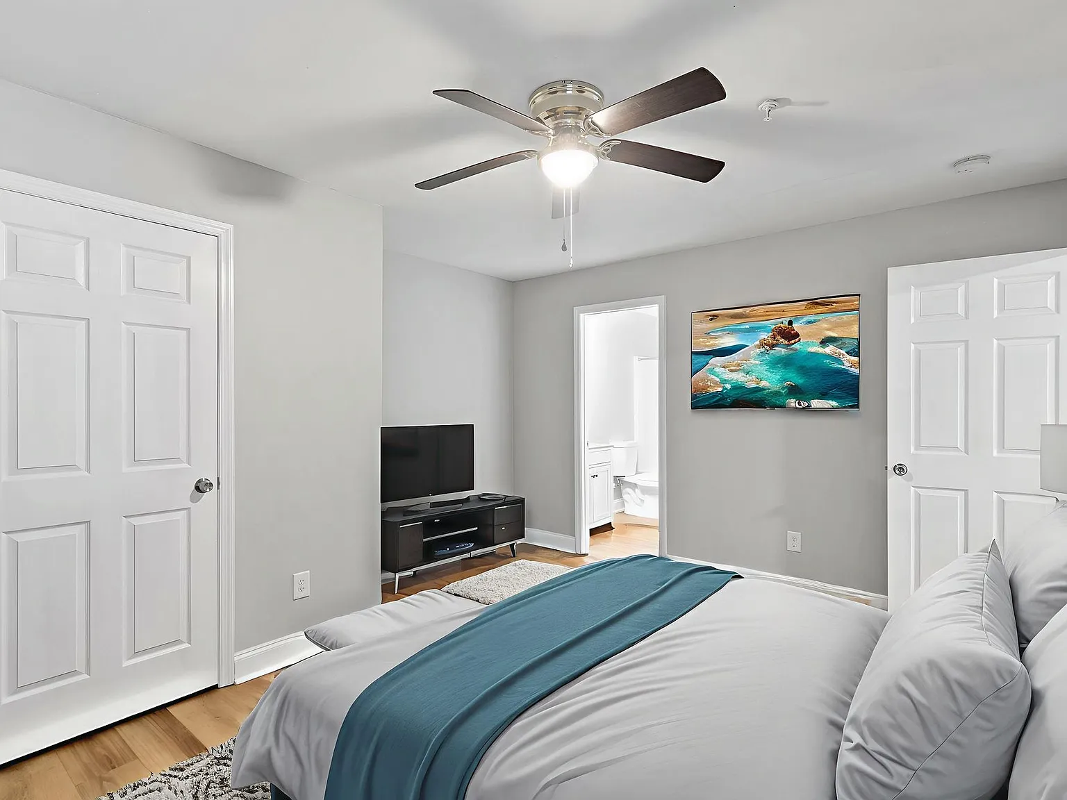Crestview Apartments — Photo 4