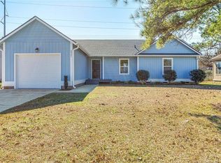 6921 Candlewood Dr, Fayetteville, NC 28314