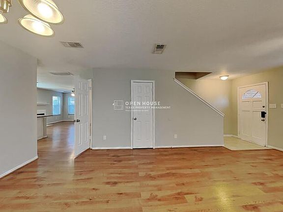3rd image of 12607 Clabury Ct