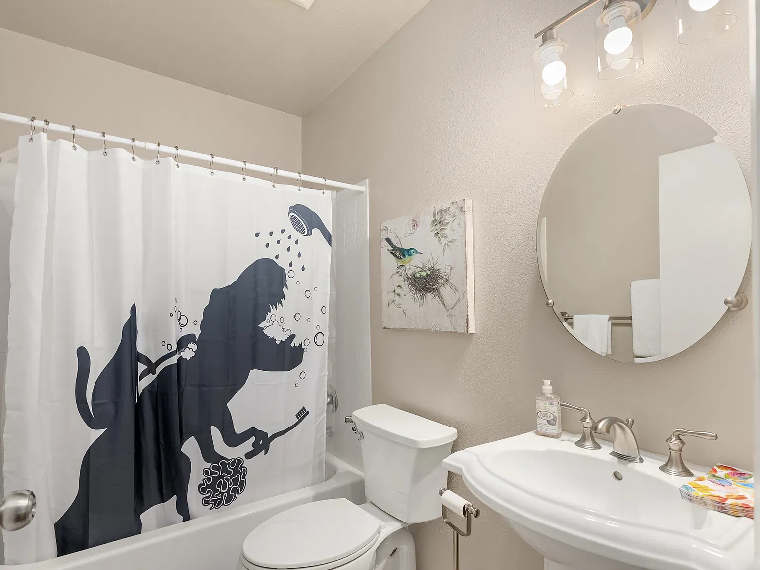 2 bed, 1.5 bath, 1167 sqft, $2,700 — Photo 2