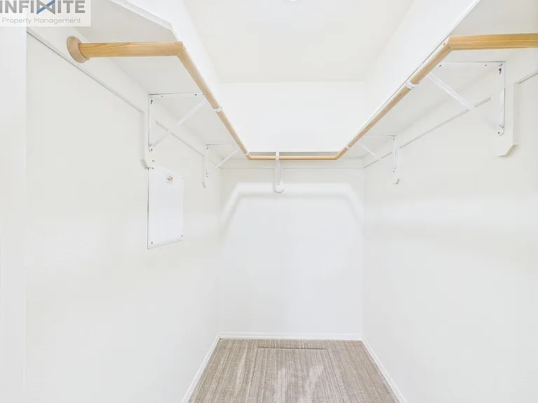 1112 Longbow Ln #3B — Photo 1