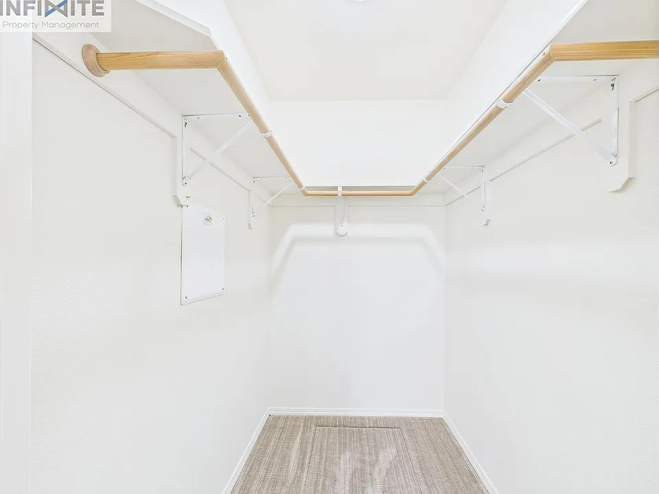 1112 Longbow Ln #3B