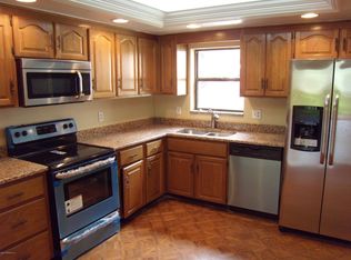 10016 N Leisure Ln, Jacksonville, FL 32256