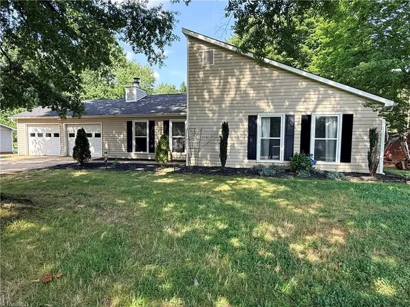 471 Raven Ridge Dr, Kernersville, NC 27284