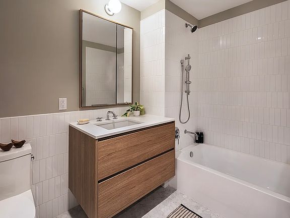 4th image of 335 8th Ave #516