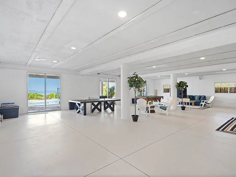 Building's Lounge