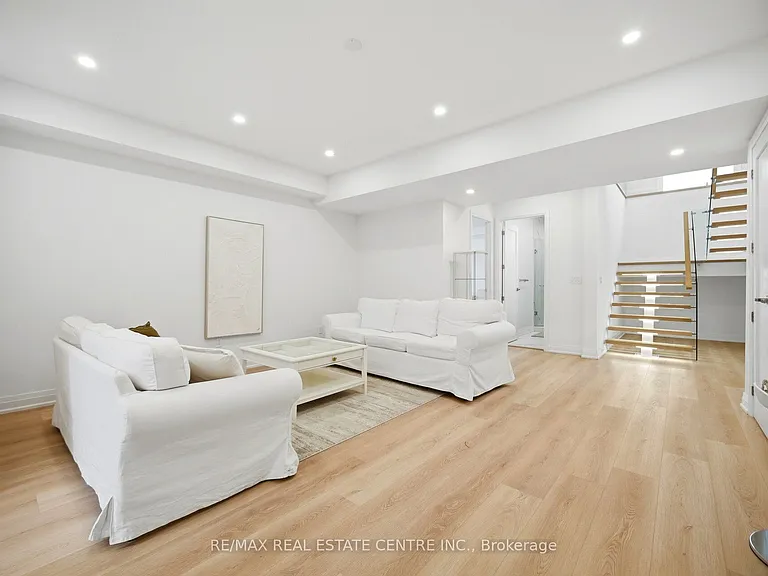 2450 Rebecca St — Photo 38