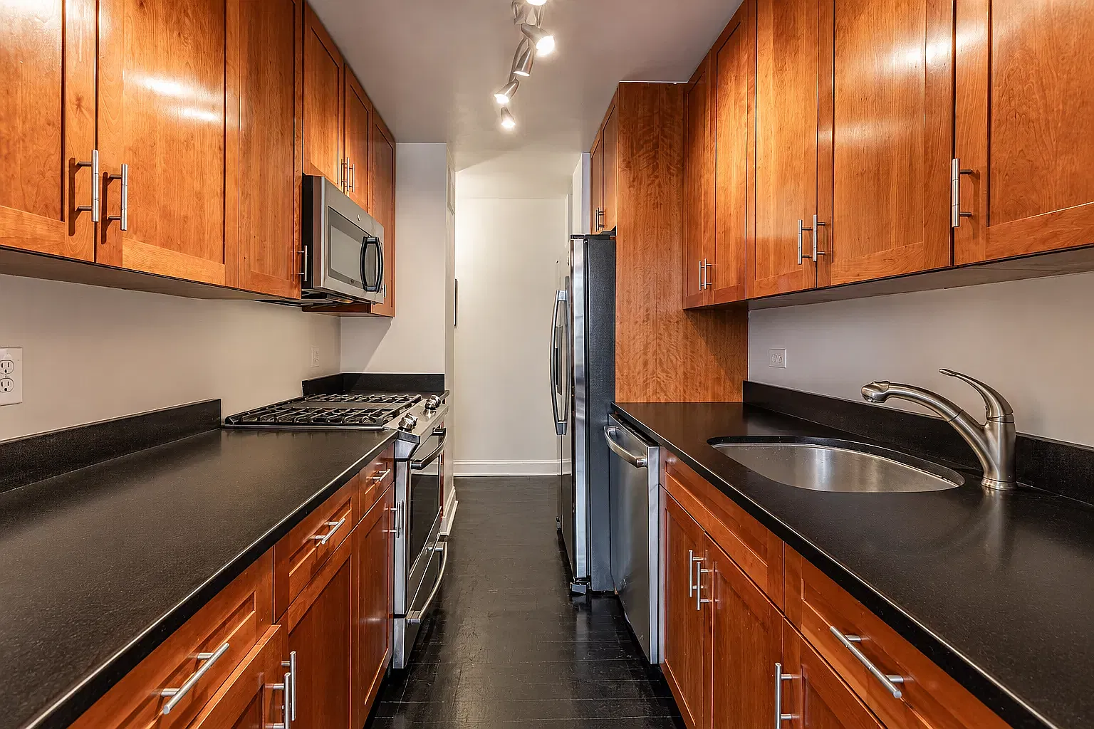 500A East 87th Street — Photo 4