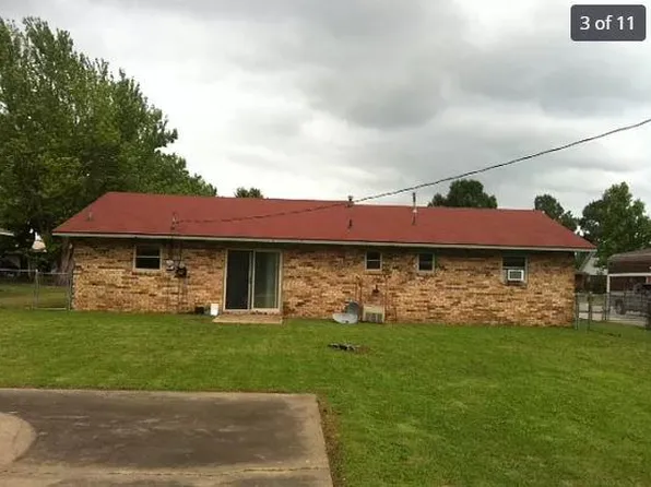 1500 Dyer St, Springdale, AR 72762