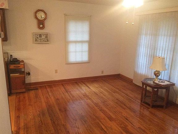 3rd image of 1767 S Parker Dr