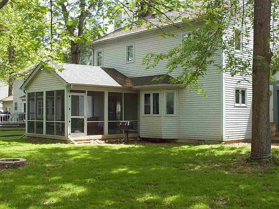3rd image of 2076 Briarwood Ln
