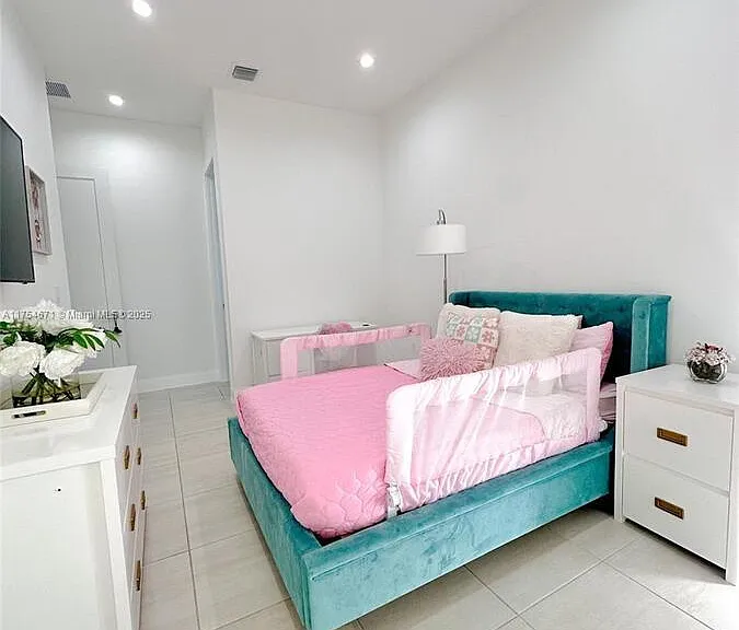8286 NW 51st Ter #8286 — Photo 12