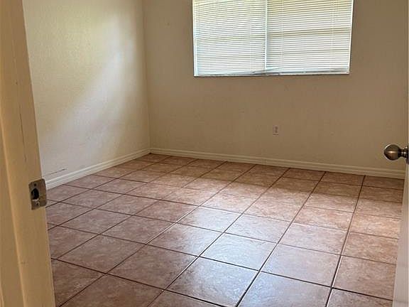 4th image of 4290 Gulfstream DR #12