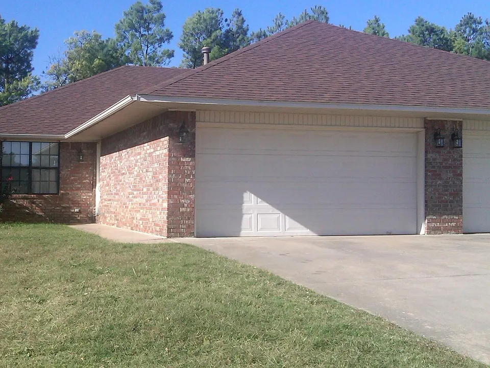 1900 N Caton Dr
