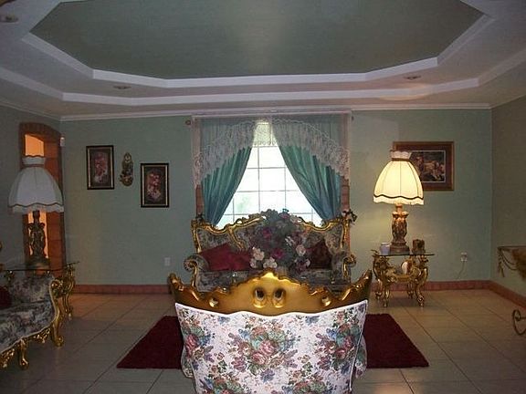 5th image of 1603 School Ln