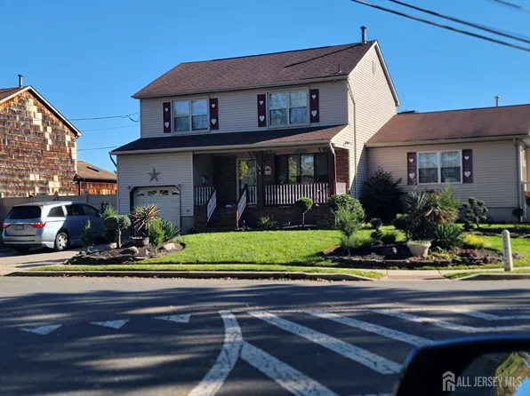 5 Central St, Colonia, NJ 07067
