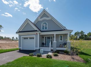 4 Cliffside Dr, Auburn, NH 03032