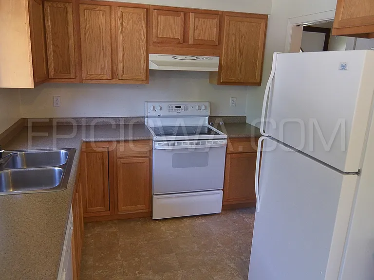1625 27th St NW — Photo 14