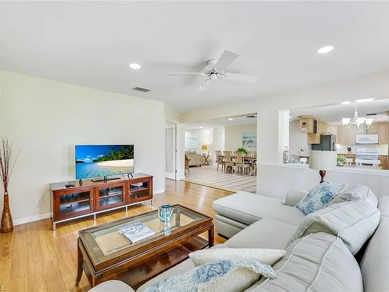 131 Cajeput Dr — Photo 4