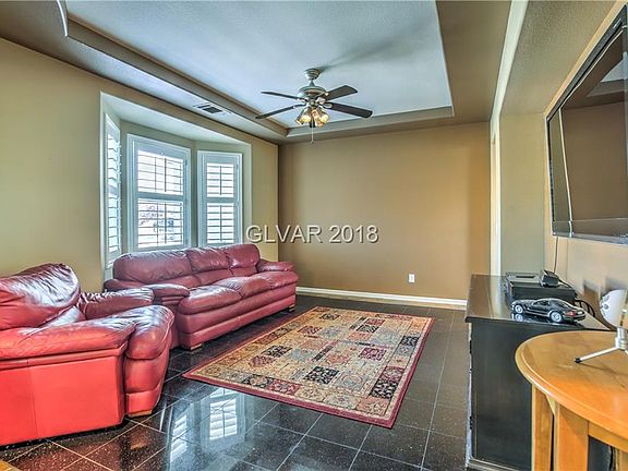 3rd image of 858 Roseberry Dr