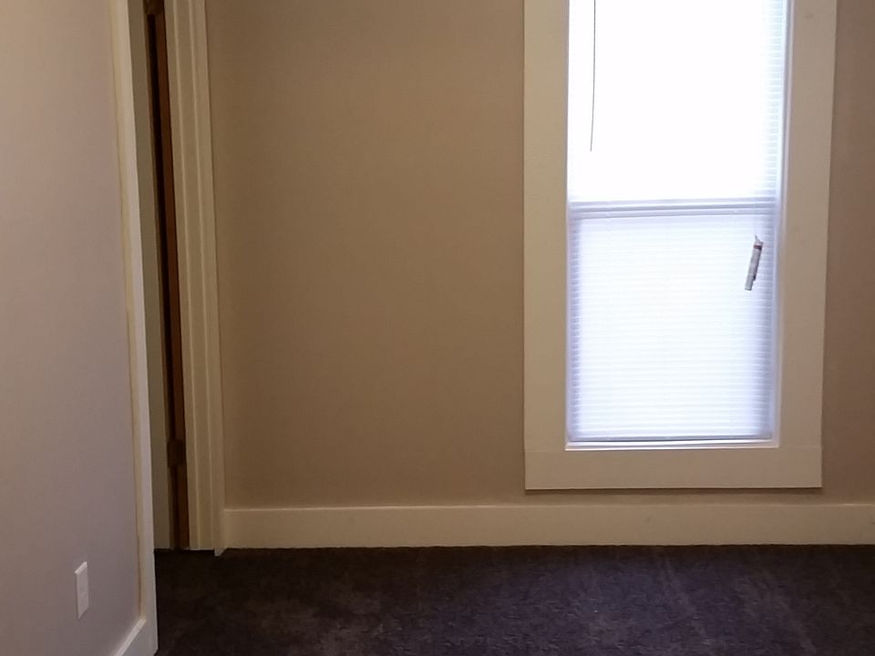 2nd image of 146 W Simonton St
