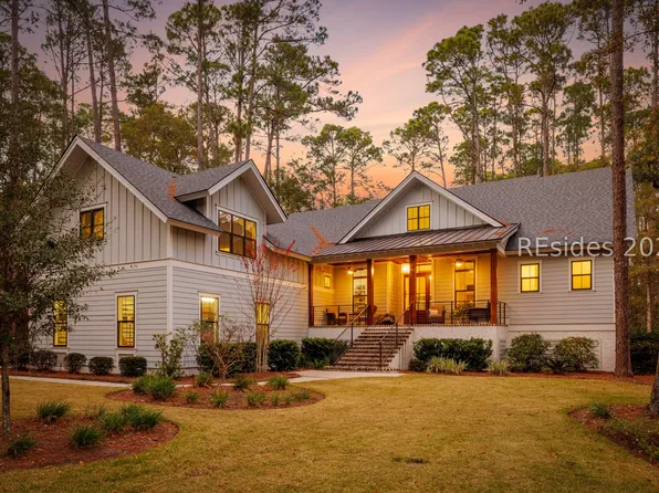 2 Ravenwood Rd, Hilton Head Island, SC 29928