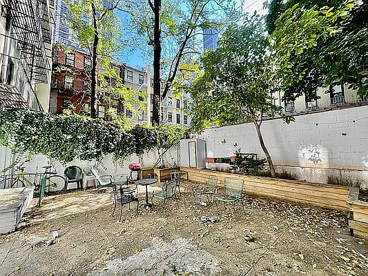 1st image of 338 E 61st St #2