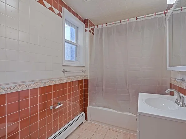 337 Summit Avenue image 7 of 25