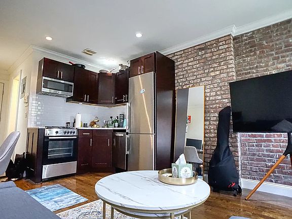 3rd image of 254 W 15th St APT 3C