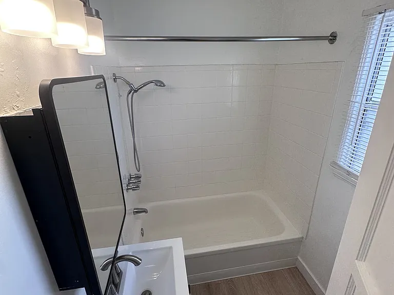 1422 E Wilson Ave #C — Photo 6