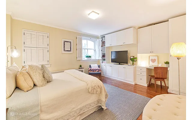 Sold by Douglas Elliman | media 5