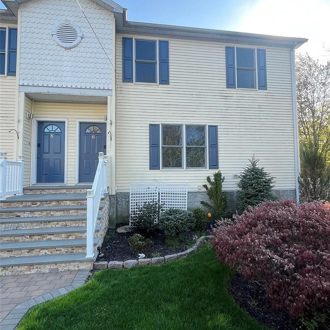 3 bed, 2.5 bath, 1420 sqft, $6,400 — Photo 1