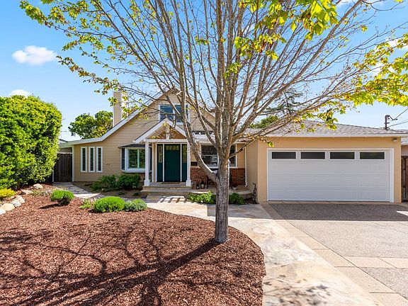 3rd image of 184 Cobblestone Drive