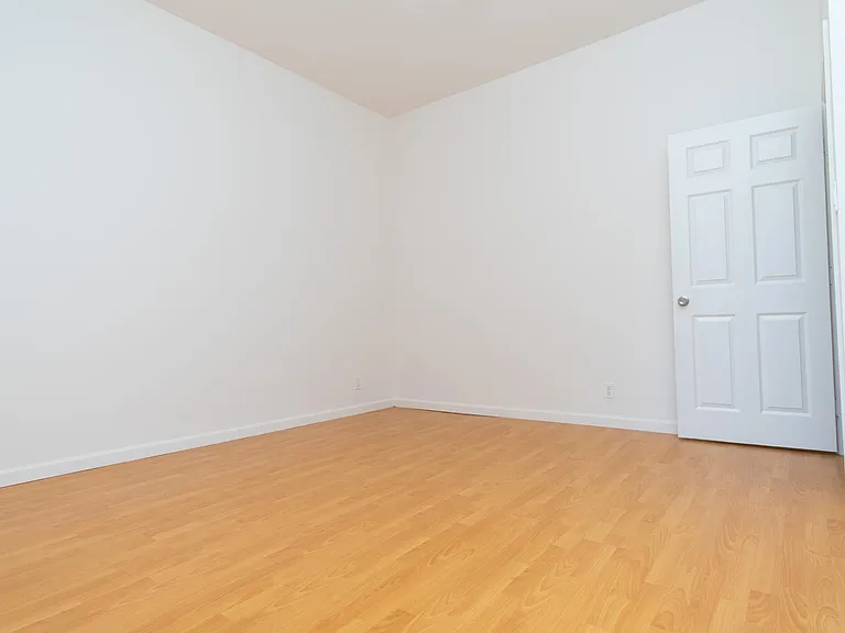 1032 York St — Photo 14
