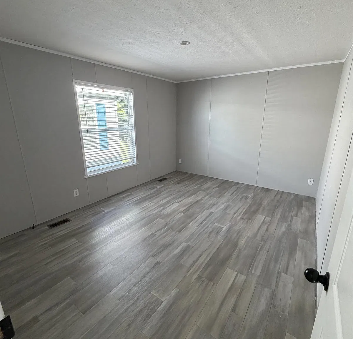 2 bed, 1.0 bath, 864 sqft, $1,350 — Photo 3