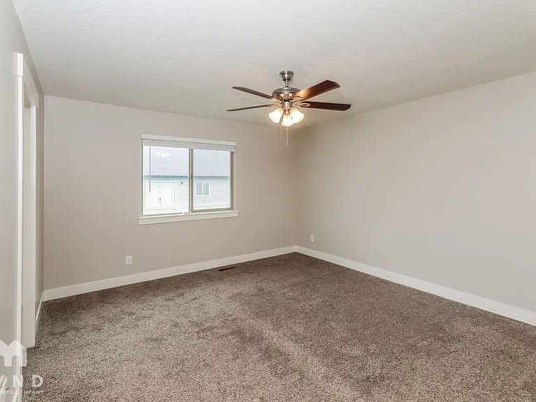 2450 E Jim Bridger Dr — Photo 7