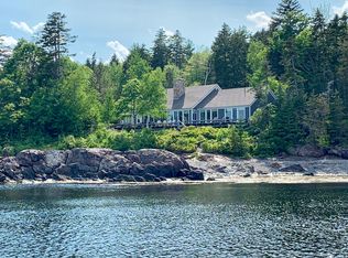 119 Eastway Dr, Camden, ME 04843