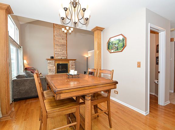 4th image of 292 Beaumont Ct