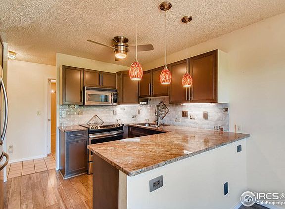 5th image of 7468 Singing Hills Ct