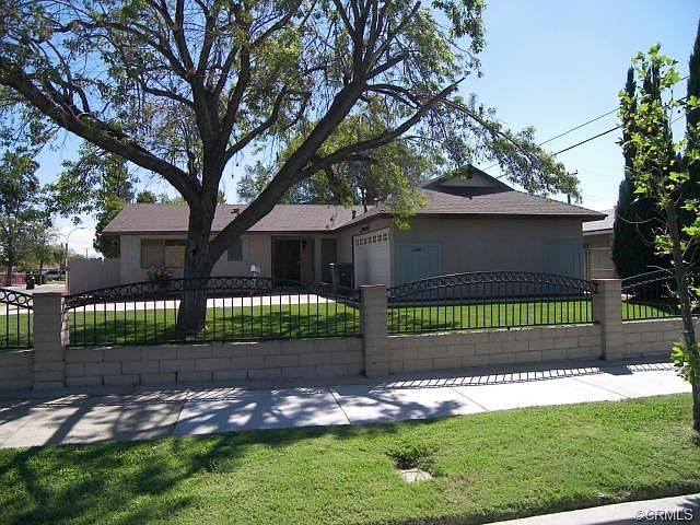 1st image of 1540 N Madera Ave