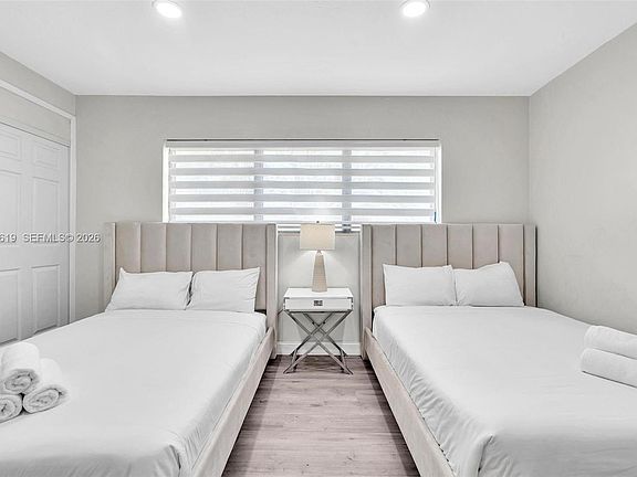4th image of 10002 E Bay Harbor Dr APT 7