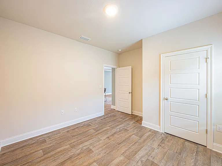 32667 Revere Dr — Photo 24
